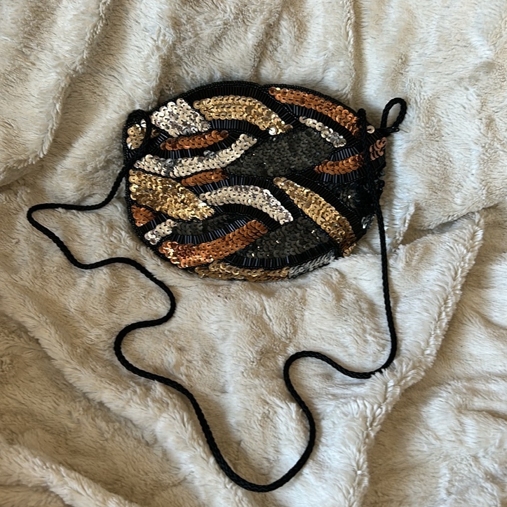 Vintage 1980s Black Beaded sequin evening bag with cord shoulder strap. - Picture 3 of 8